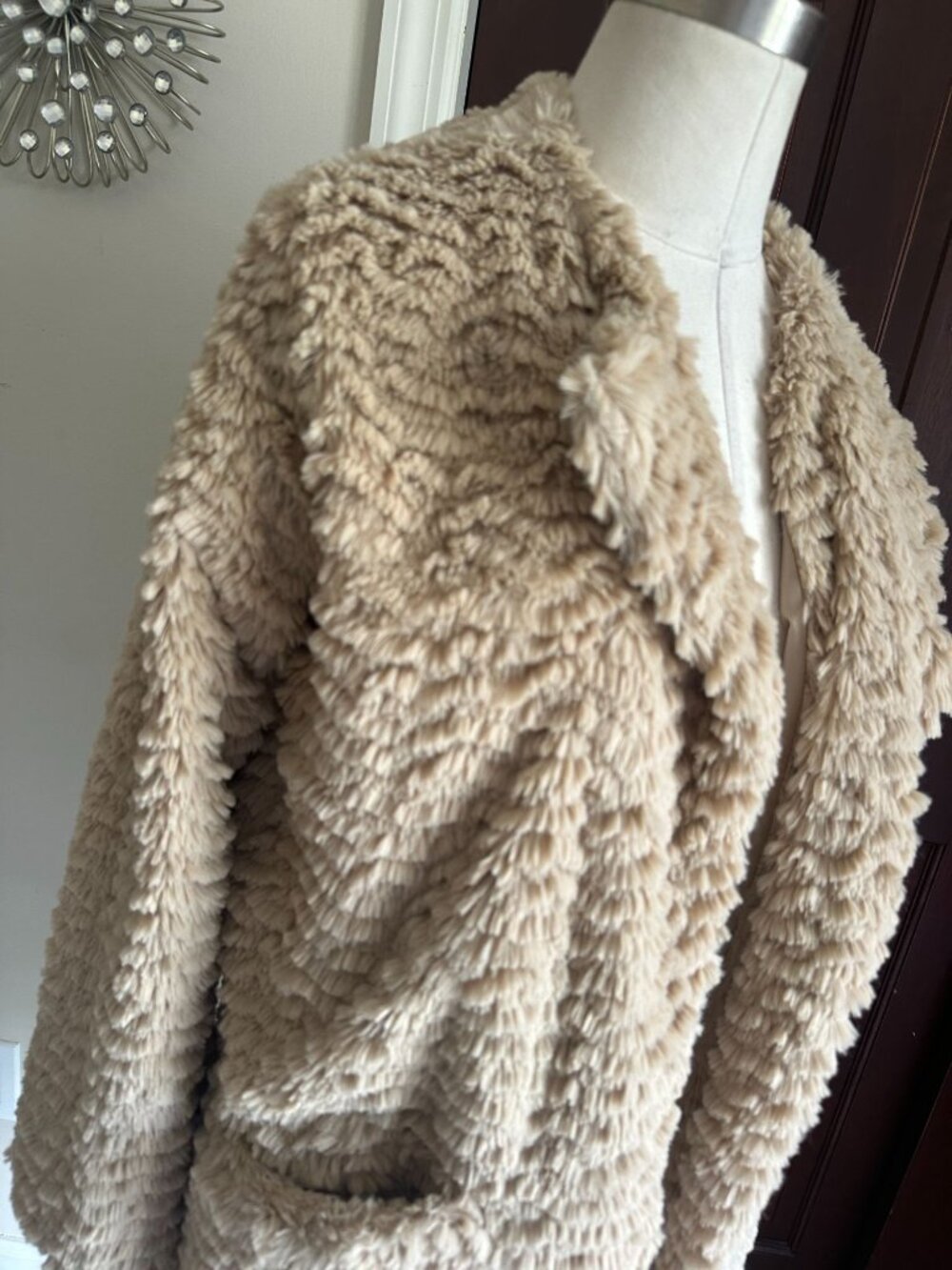 Democracy so soft faux fur coat with pockets Small - Picture 5 of 6